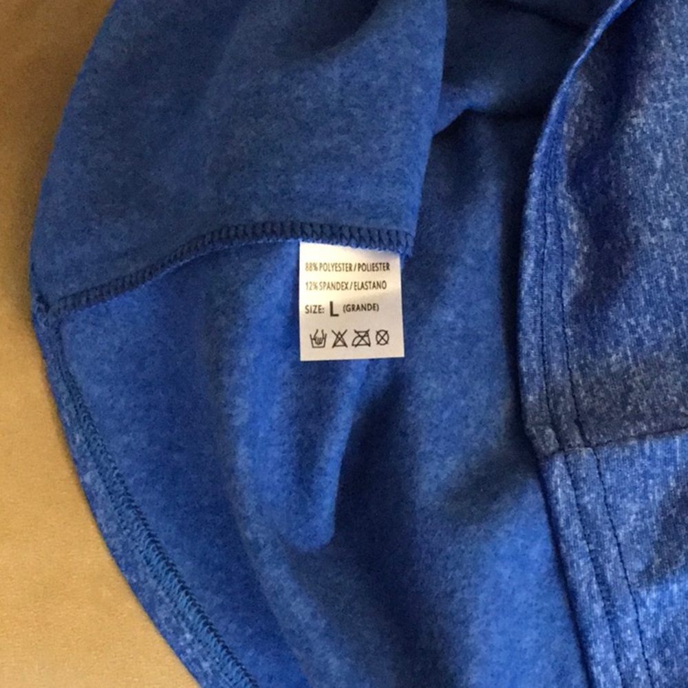 Bundle of 3 Fleece lined undershirts, size Large - Picture 3 of 6